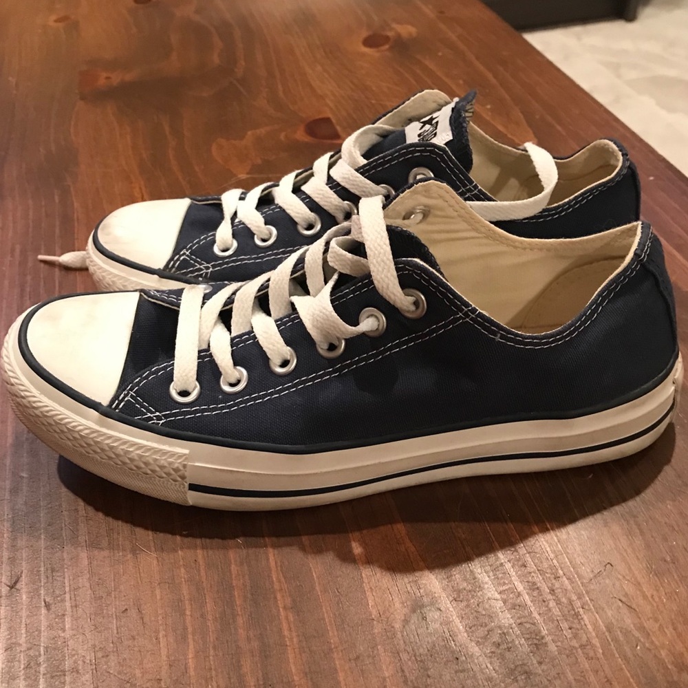 Converse - Picture 2 of 3